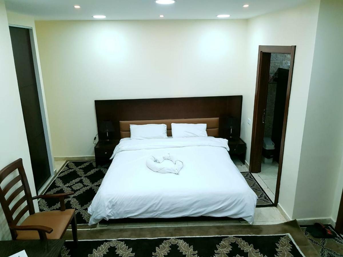 Robou Al Sharq Aparthotel Аман Екстериор снимка